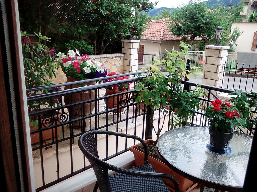 Chrysandra Karpenisi Exterior photo