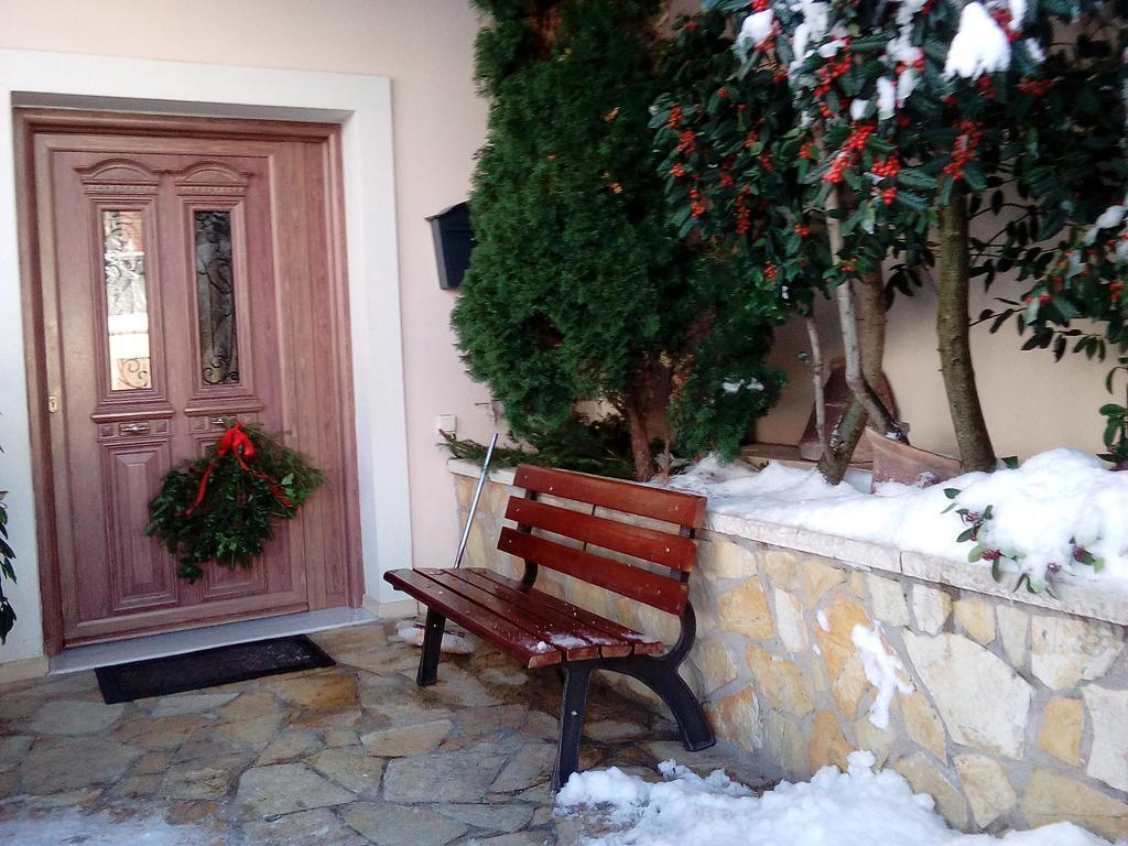 Chrysandra Karpenisi Exterior photo
